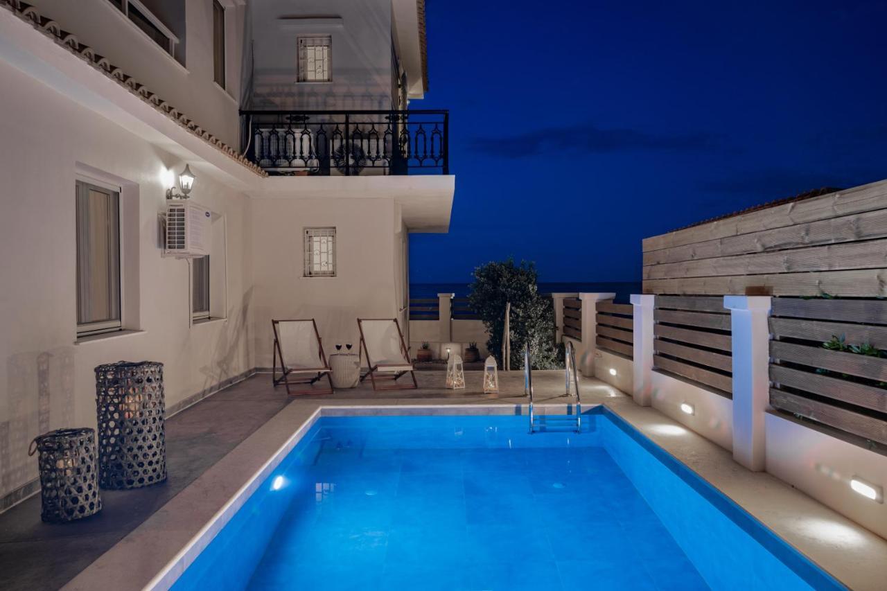 Elizabeth - Seafront Classic Villa! * Argassi